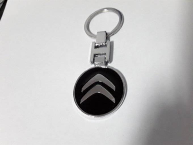 Citroen musta avaimenperä