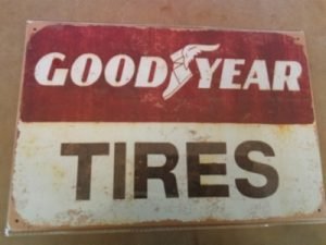 Goodyear  Tires peltikyltti