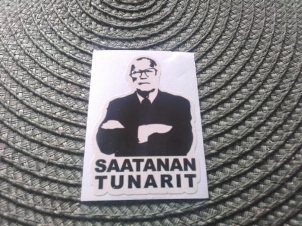 Saatanan Tunarit tarra